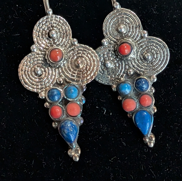 Silver and Blue‎ Dangle Earrings - Picture 5 of 7